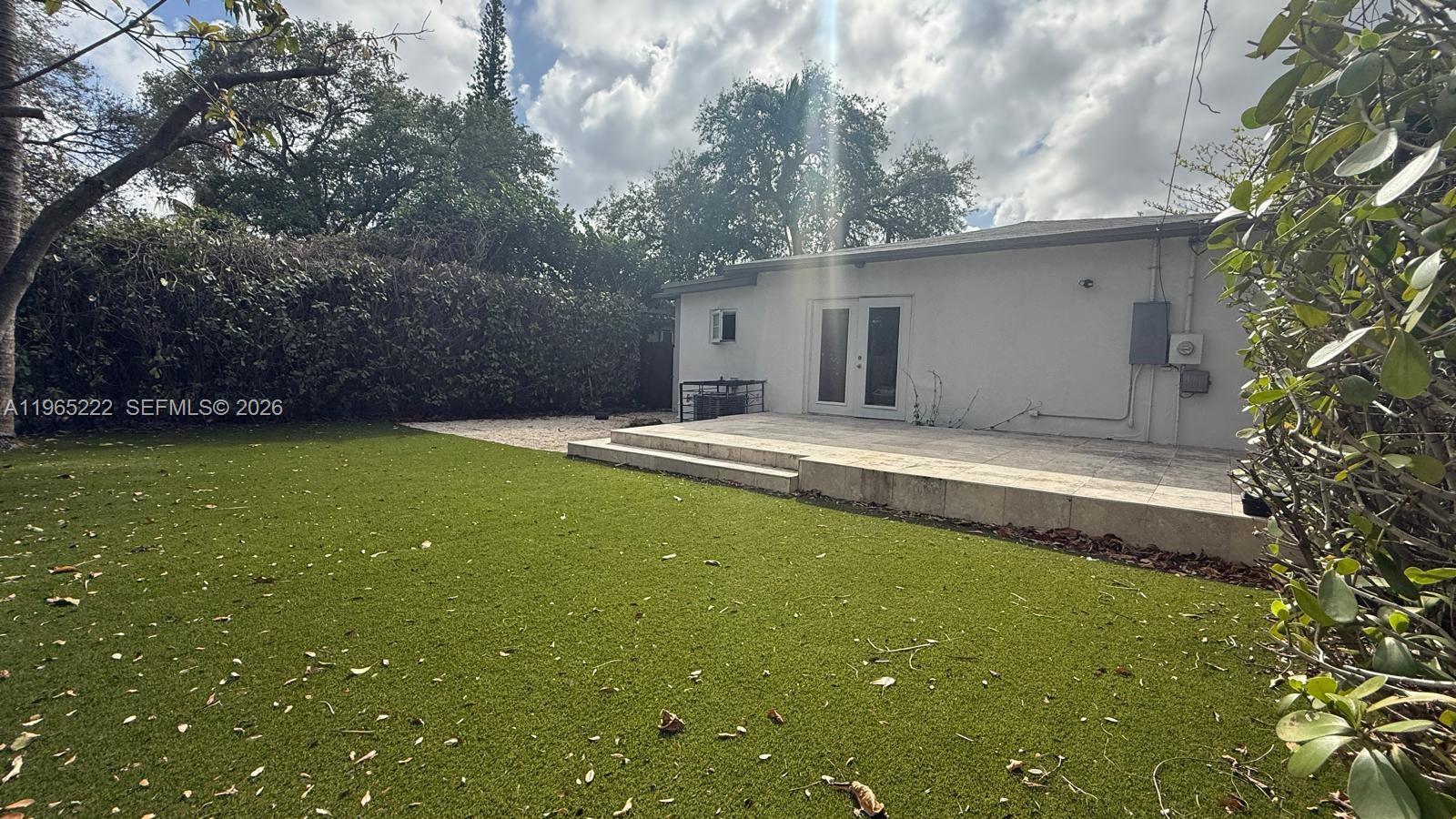 SHADOWLAWN - Residential Lease
