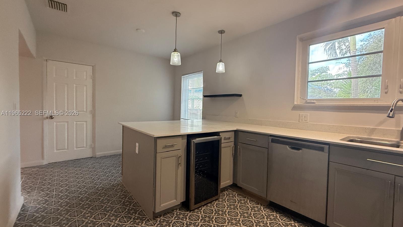 SHADOWLAWN - Residential Lease