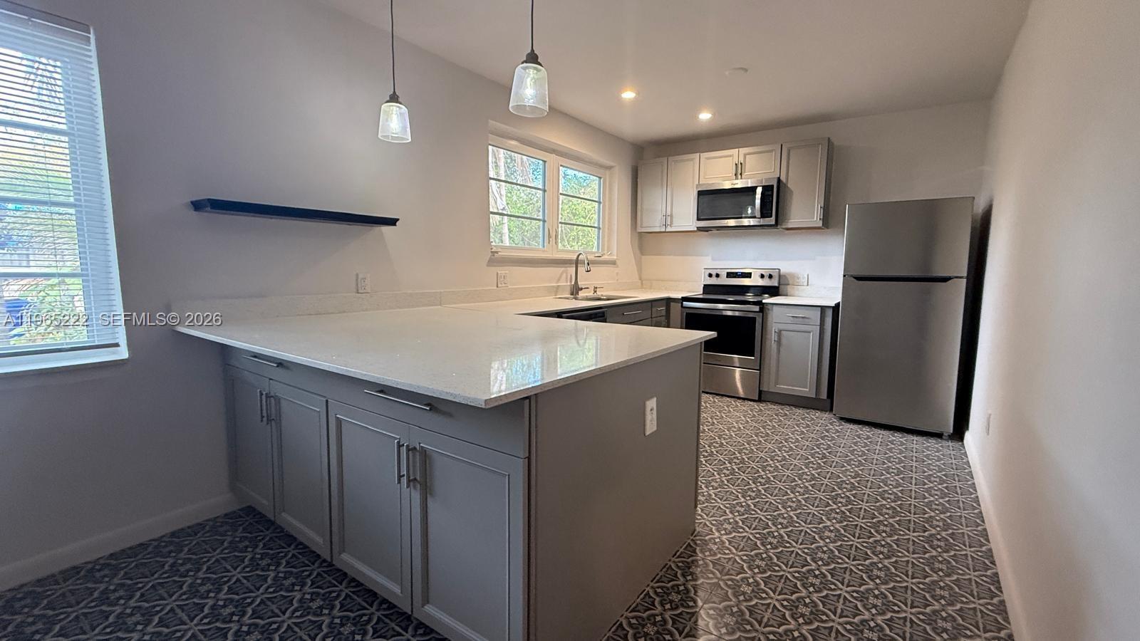 SHADOWLAWN - Residential Lease