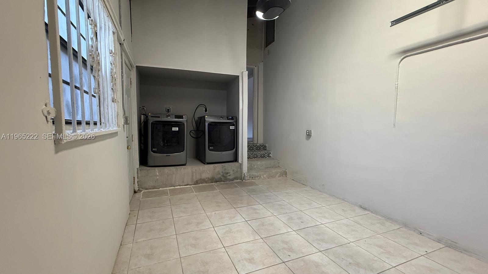 SHADOWLAWN - Residential Lease