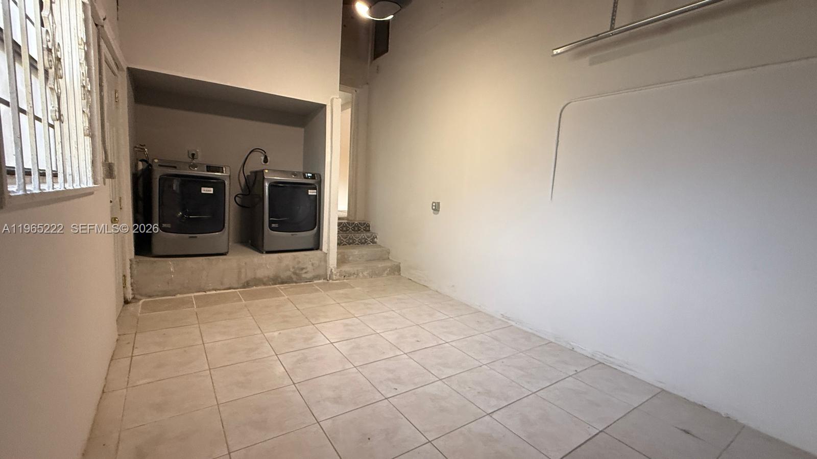 SHADOWLAWN - Residential Lease