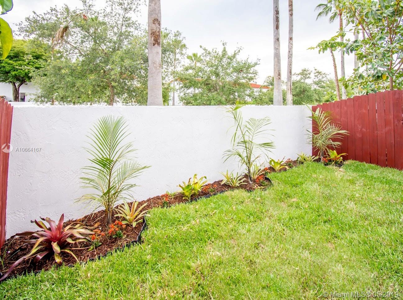 SAGA BAY TOWNHOMES - Residential