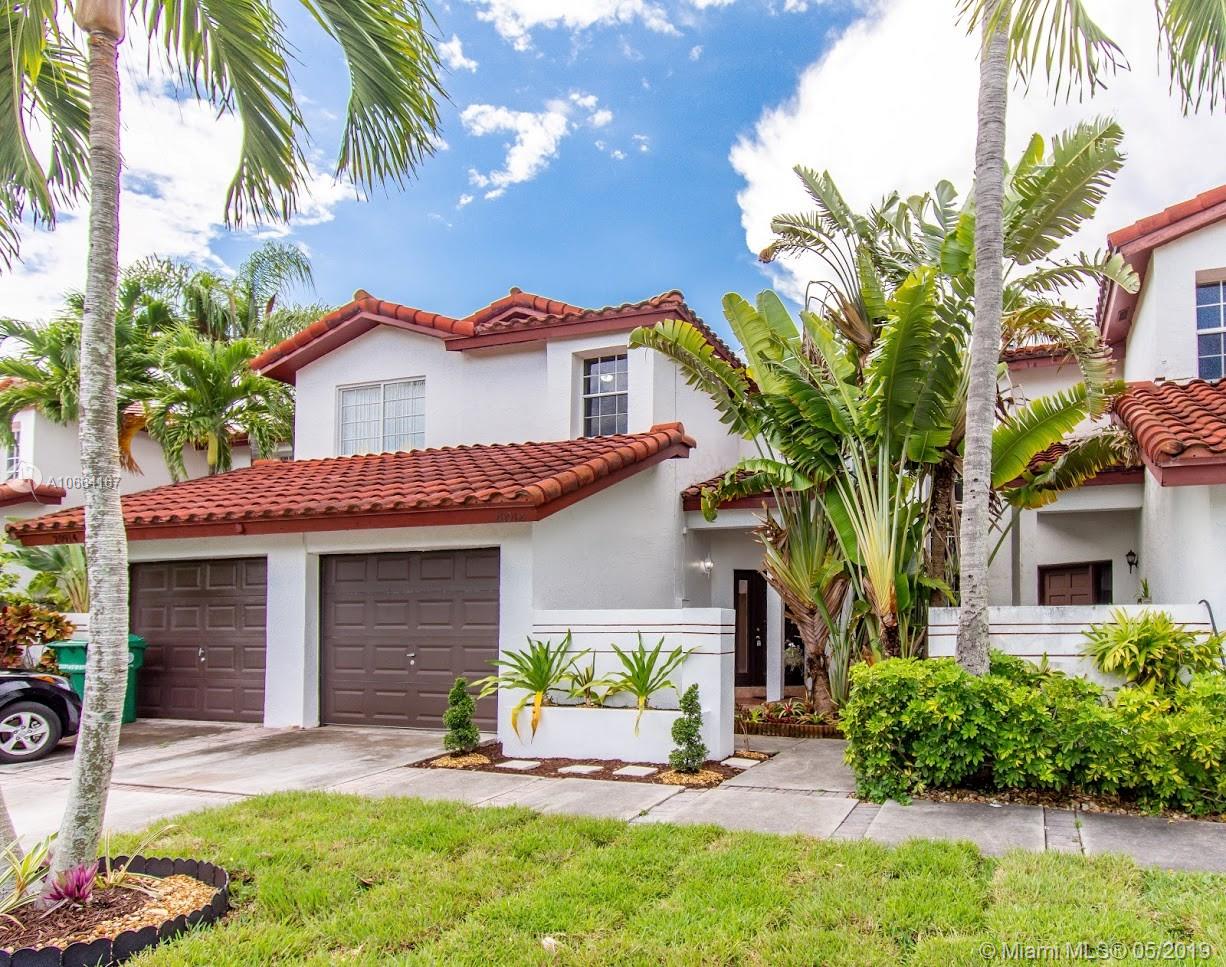 SAGA BAY TOWNHOMES - Residential