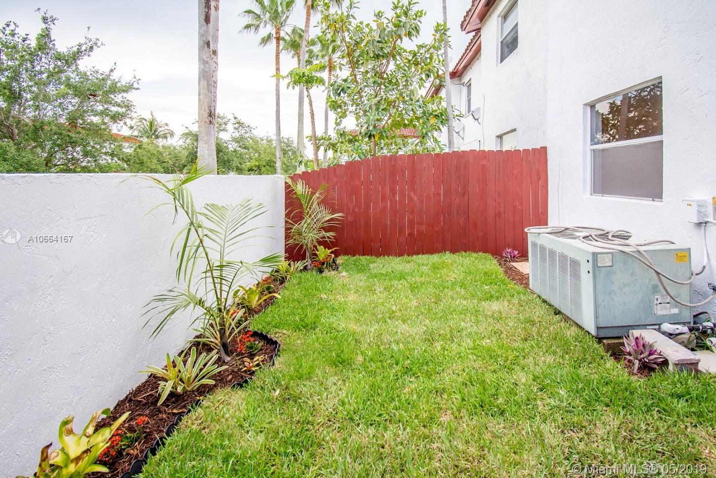 SAGA BAY TOWNHOMES - Residential