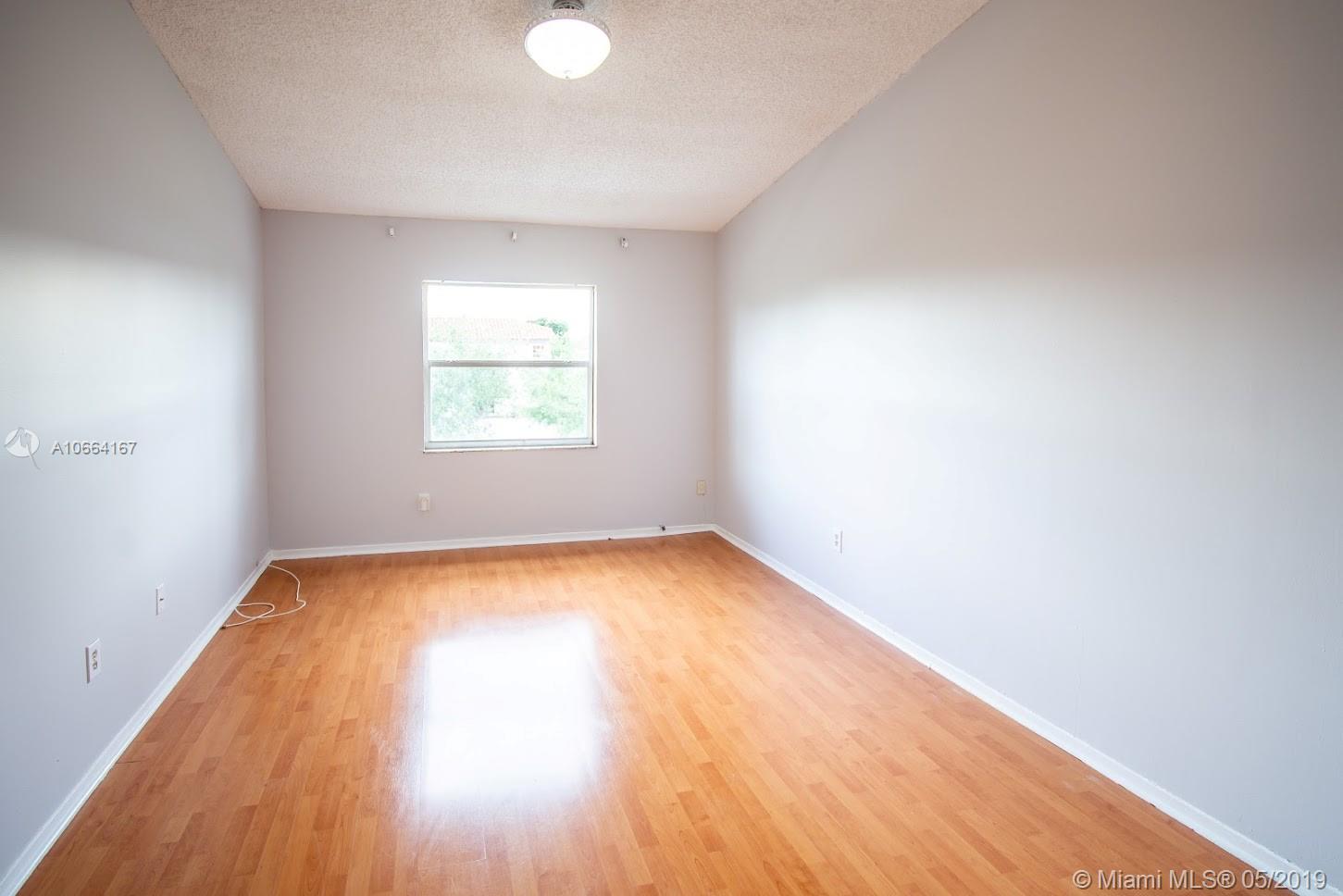 SAGA BAY TOWNHOMES - Residential