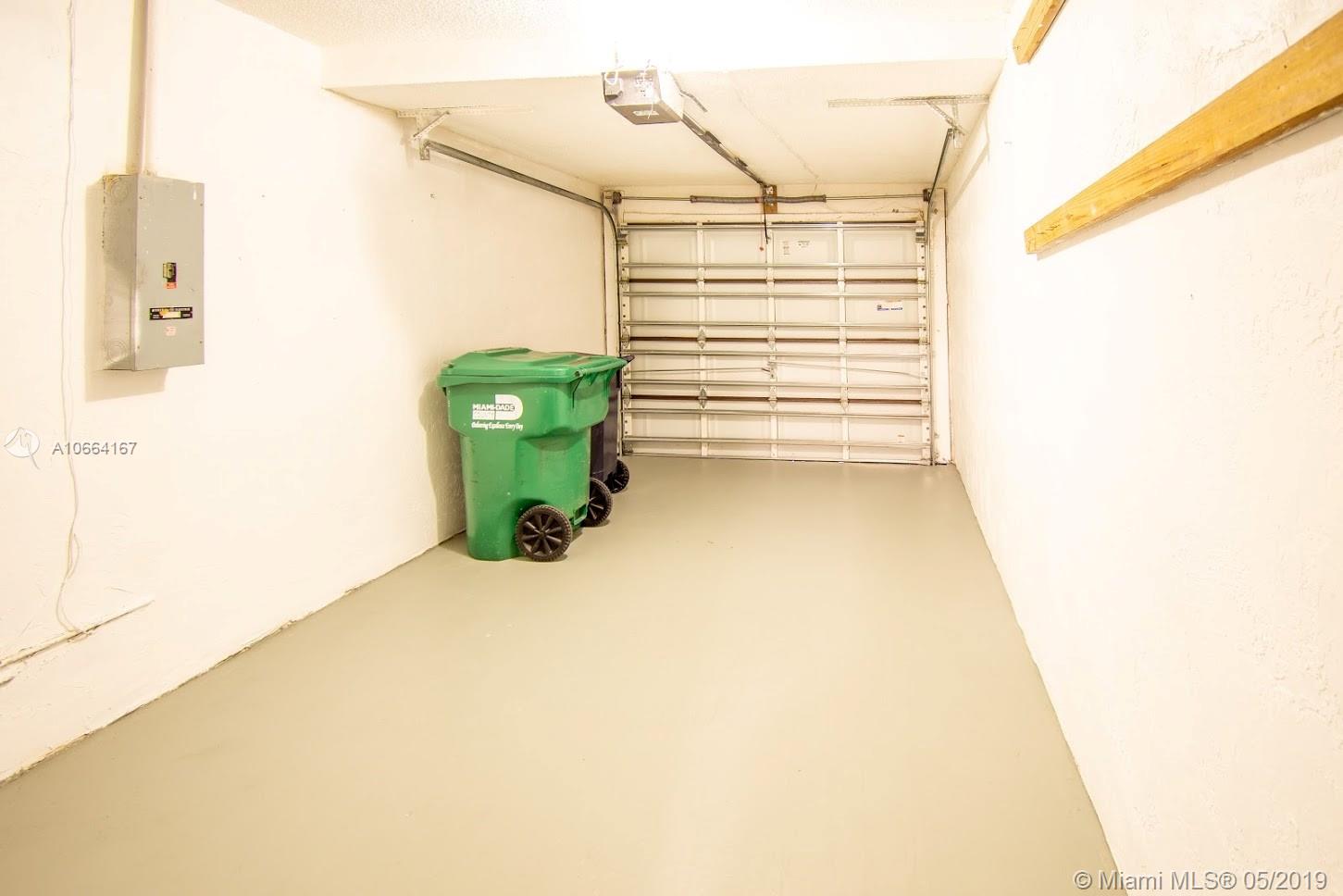 SAGA BAY TOWNHOMES - Residential