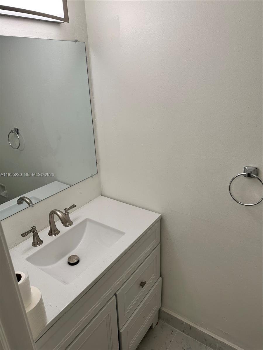 3115 N Palm Aire Dr 3115