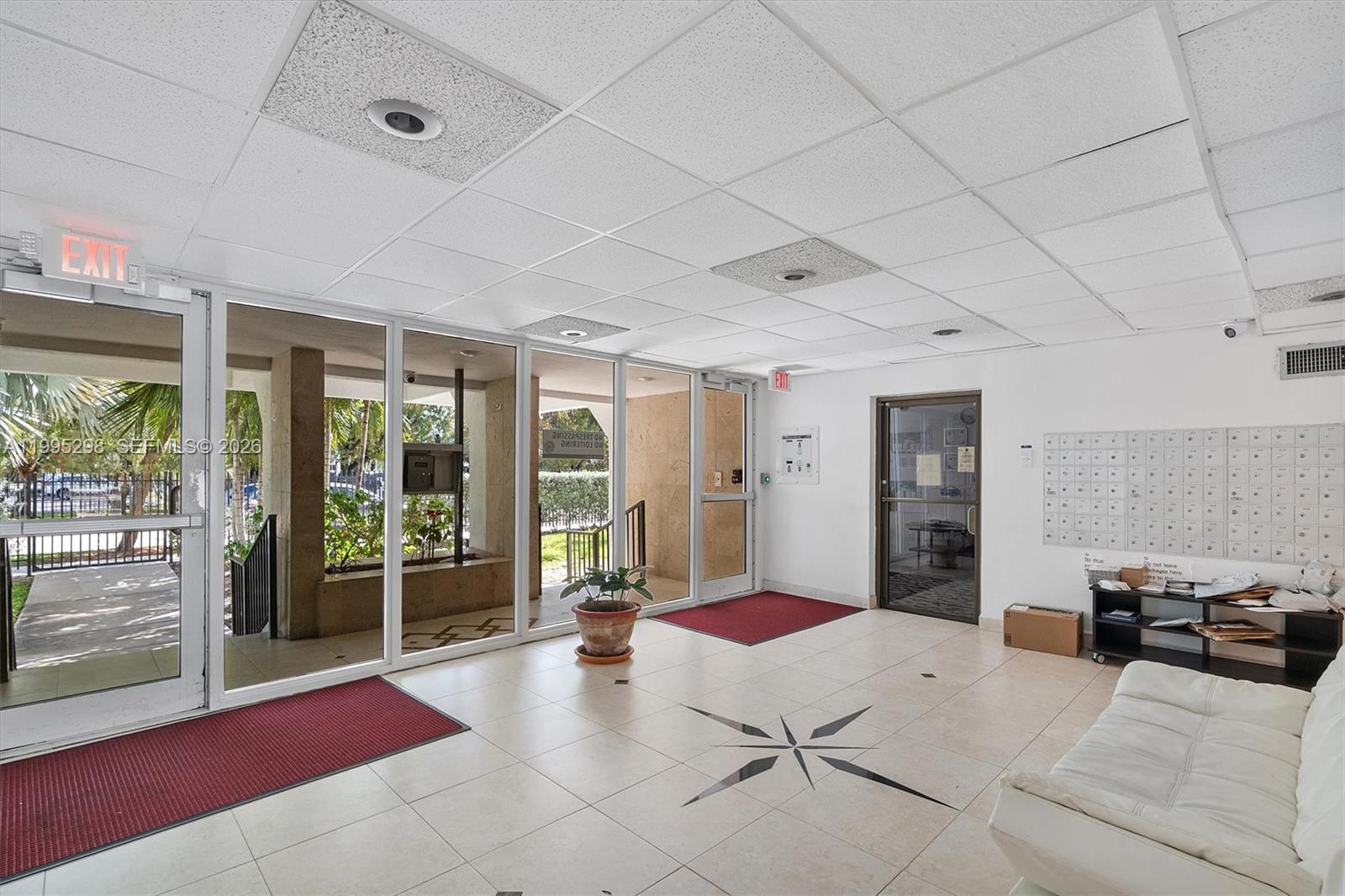 CARIBBEAN BREEZE CONDO - Residential