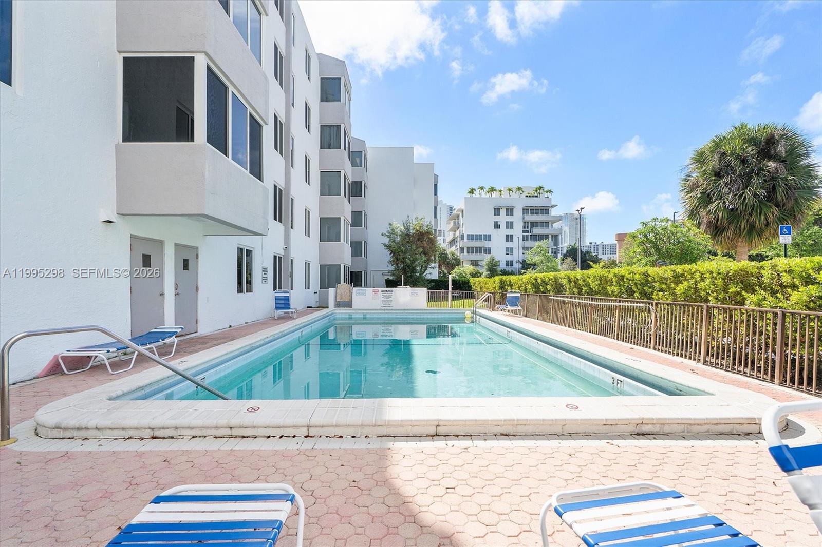 CARIBBEAN BREEZE CONDO - Residential