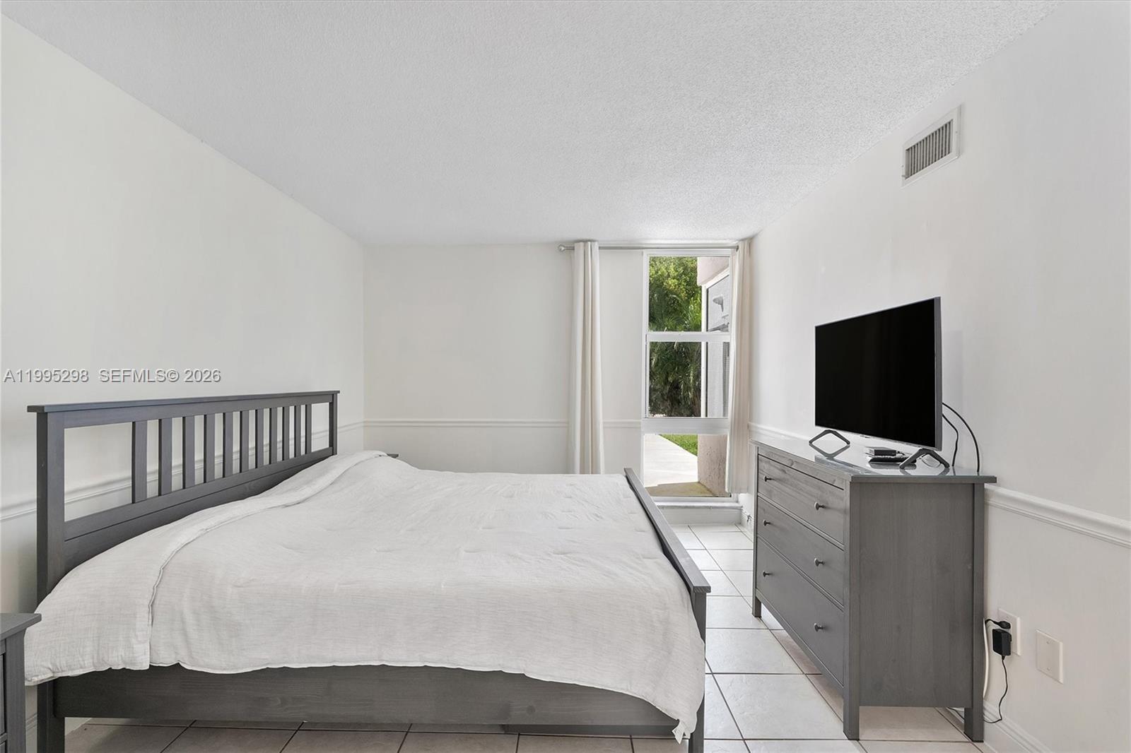 CARIBBEAN BREEZE CONDO - Residential