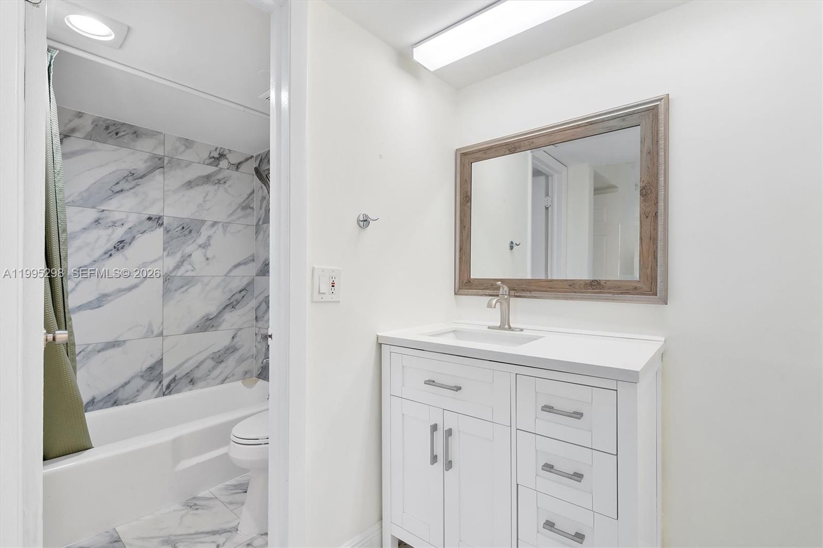 CARIBBEAN BREEZE CONDO - Residential