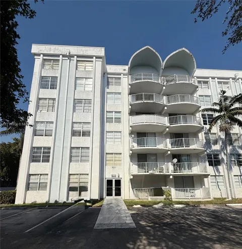 482 NW 165th St Rd Unit A-307, Miami, FL 33169 - MLS#: A11719304