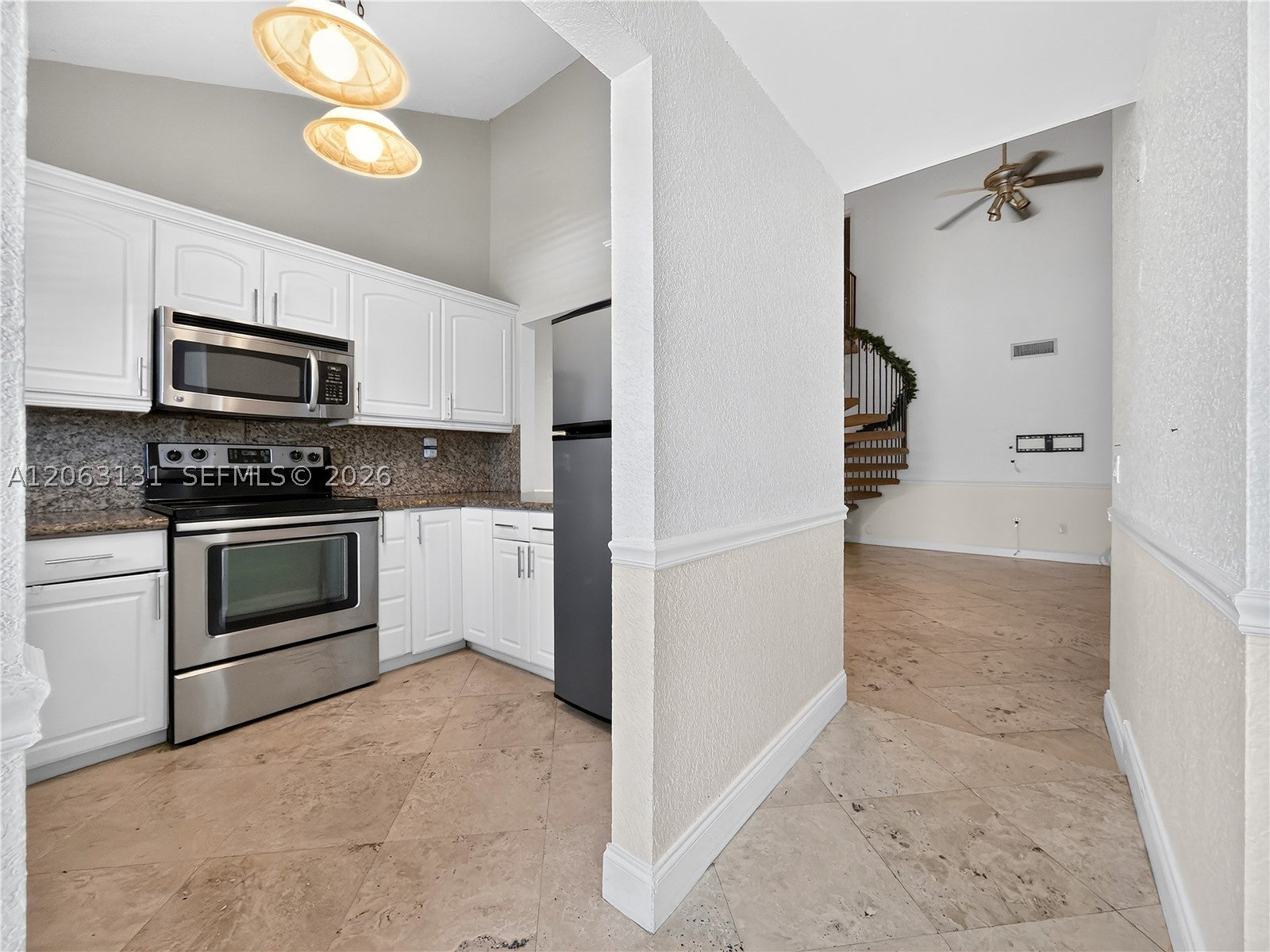 3037 NE 13th Ave