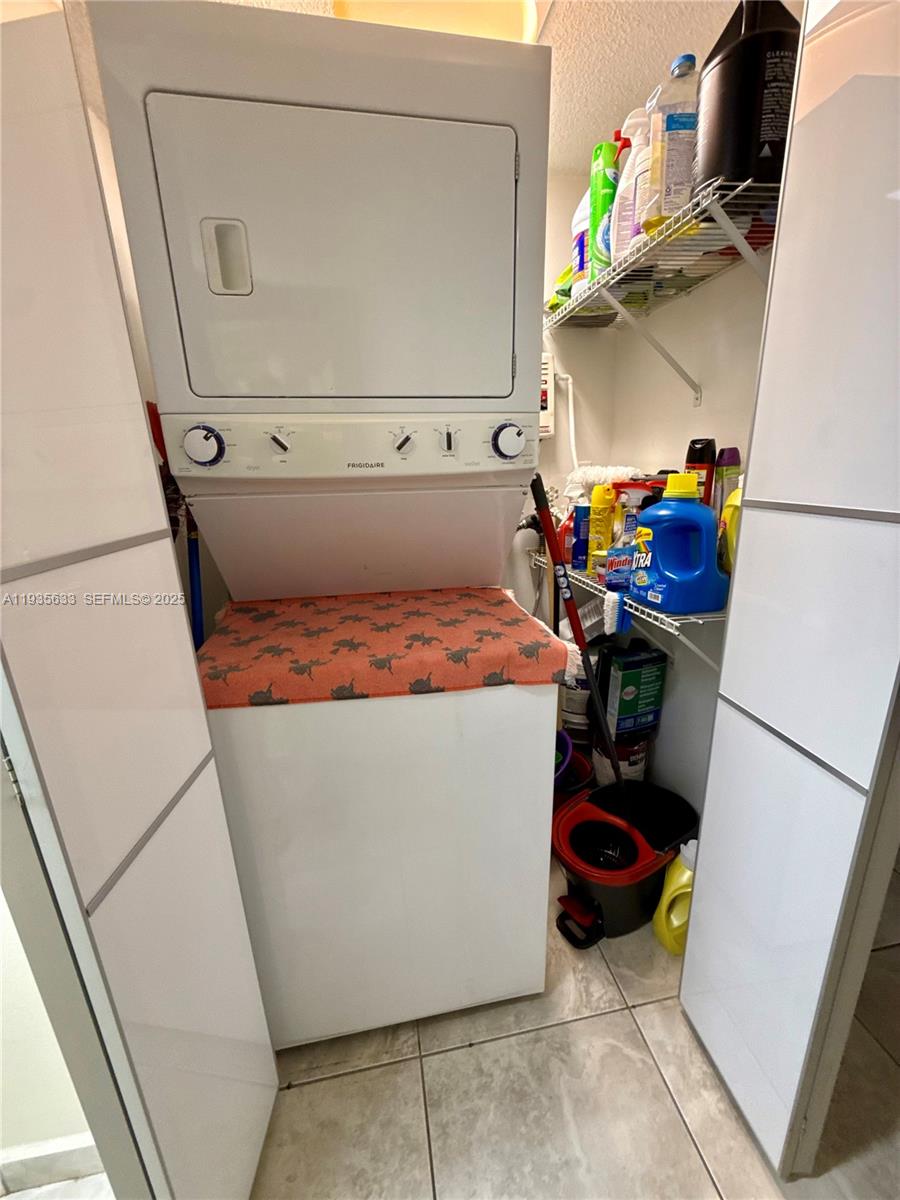 THE BEACH CLUB FONTAINEBLE - Residential