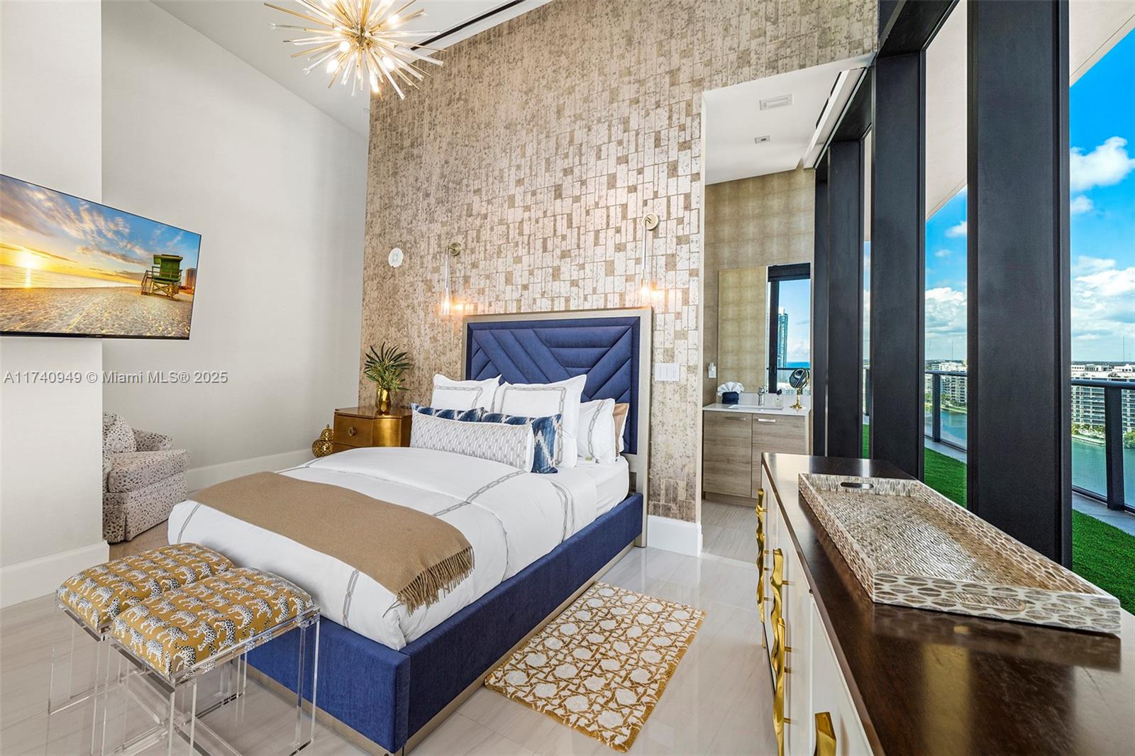 PRIVE CONDO - Residential