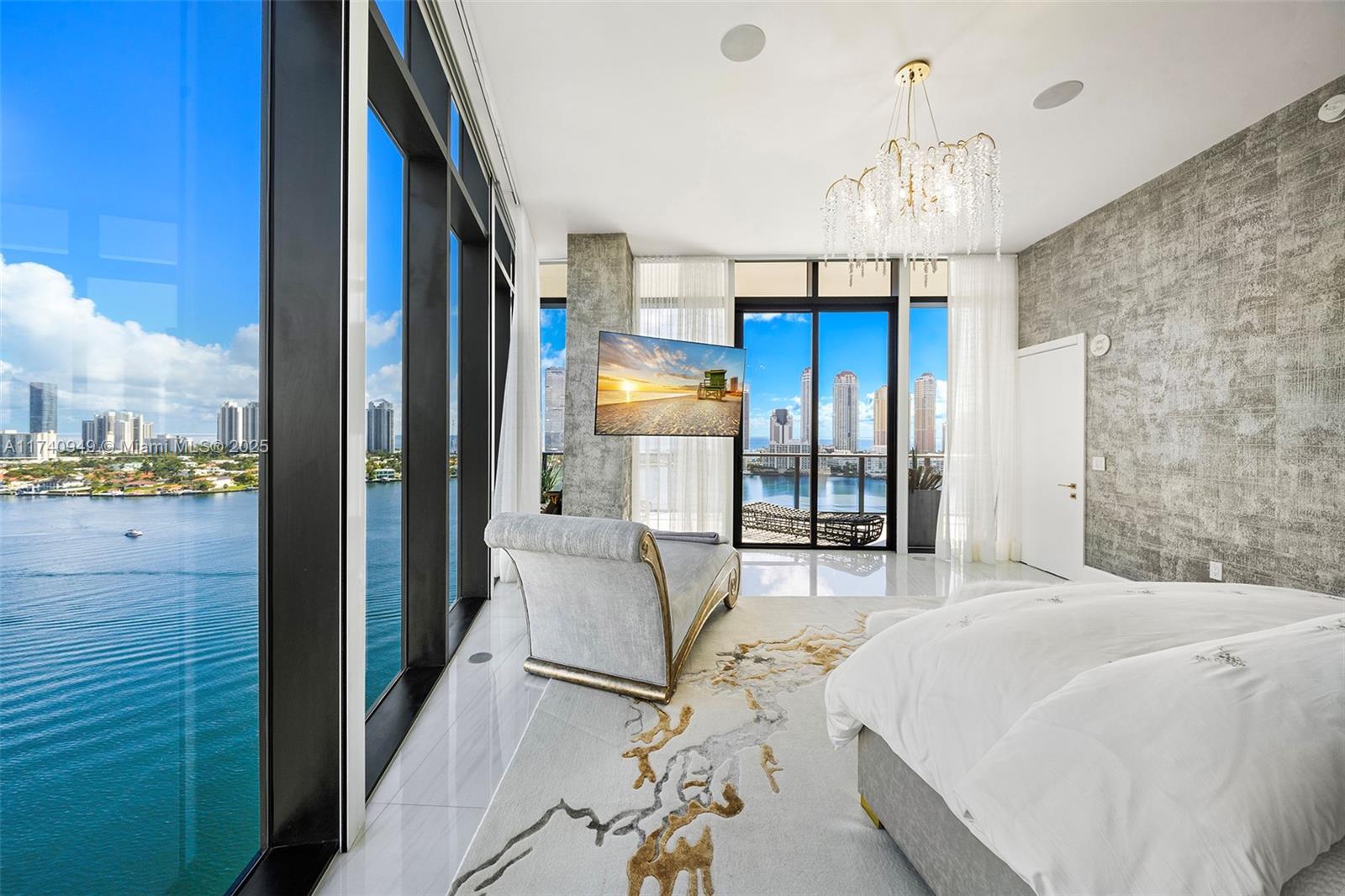 PRIVE CONDO - Residential
