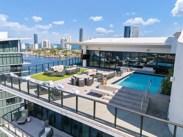 PRIVE CONDO - Residential