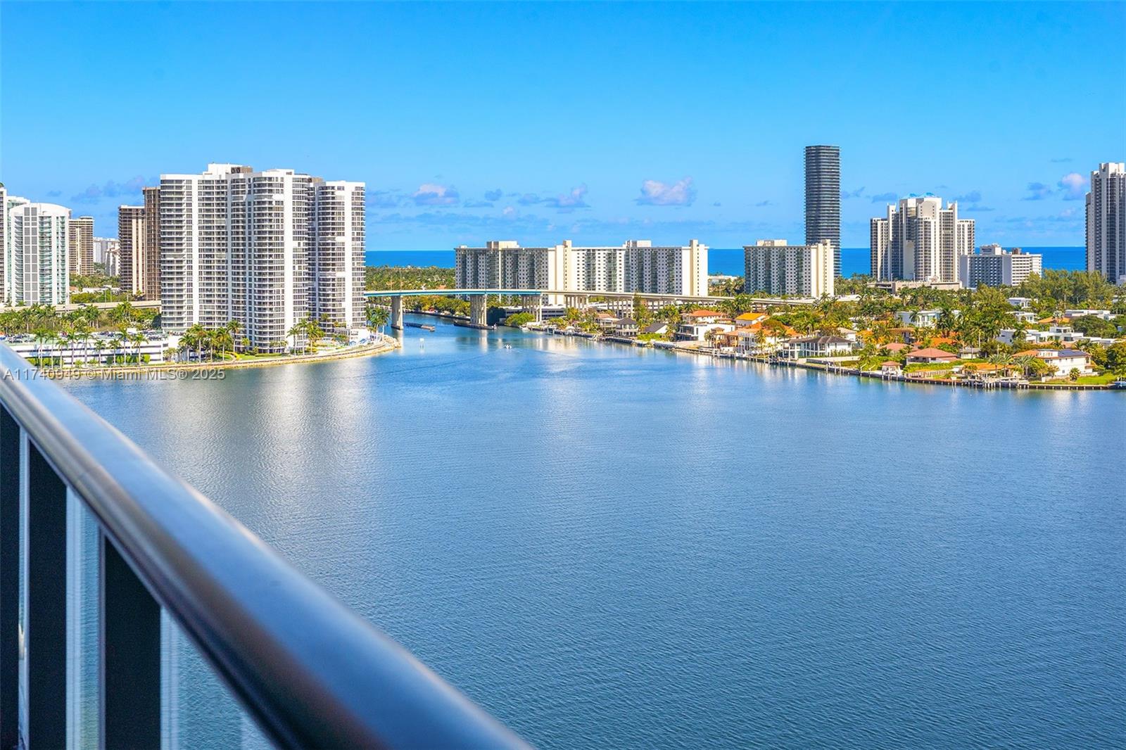 PRIVE CONDO - Residential