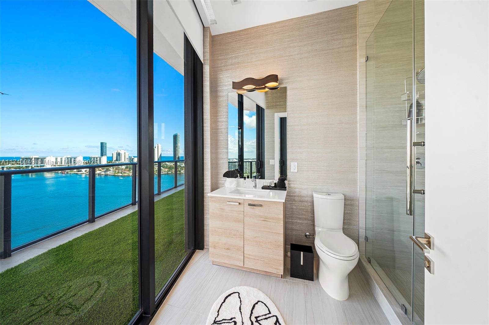 PRIVE CONDO - Residential