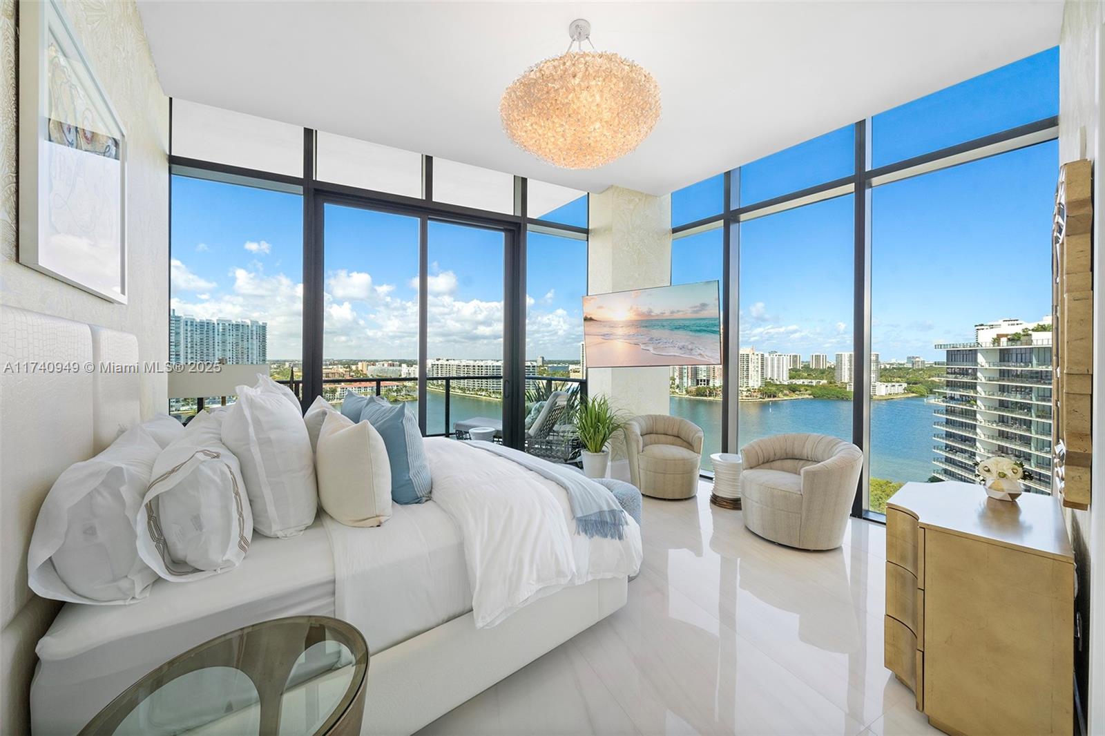 PRIVE CONDO - Residential