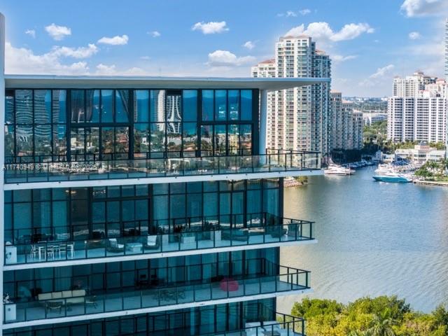 PRIVE CONDO - Residential