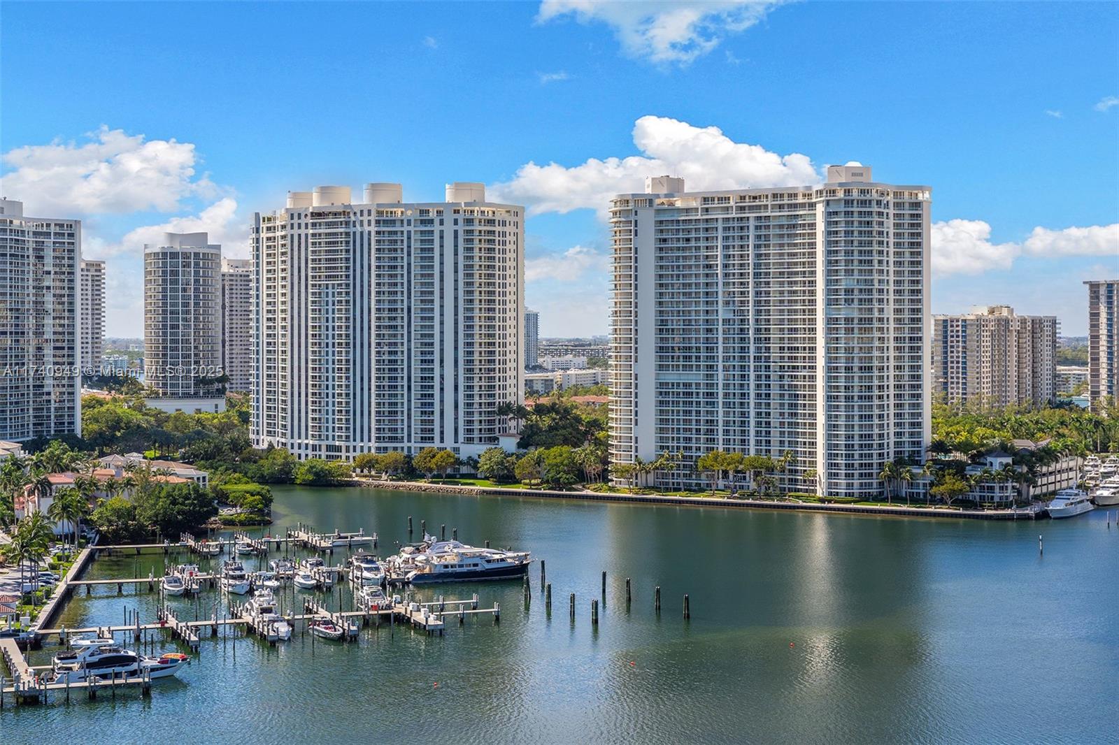 PRIVE CONDO - Residential