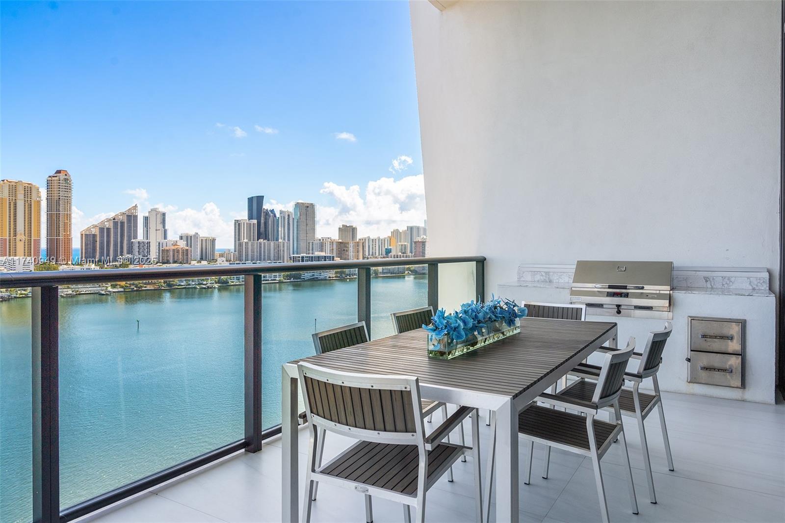 PRIVE CONDO - Residential