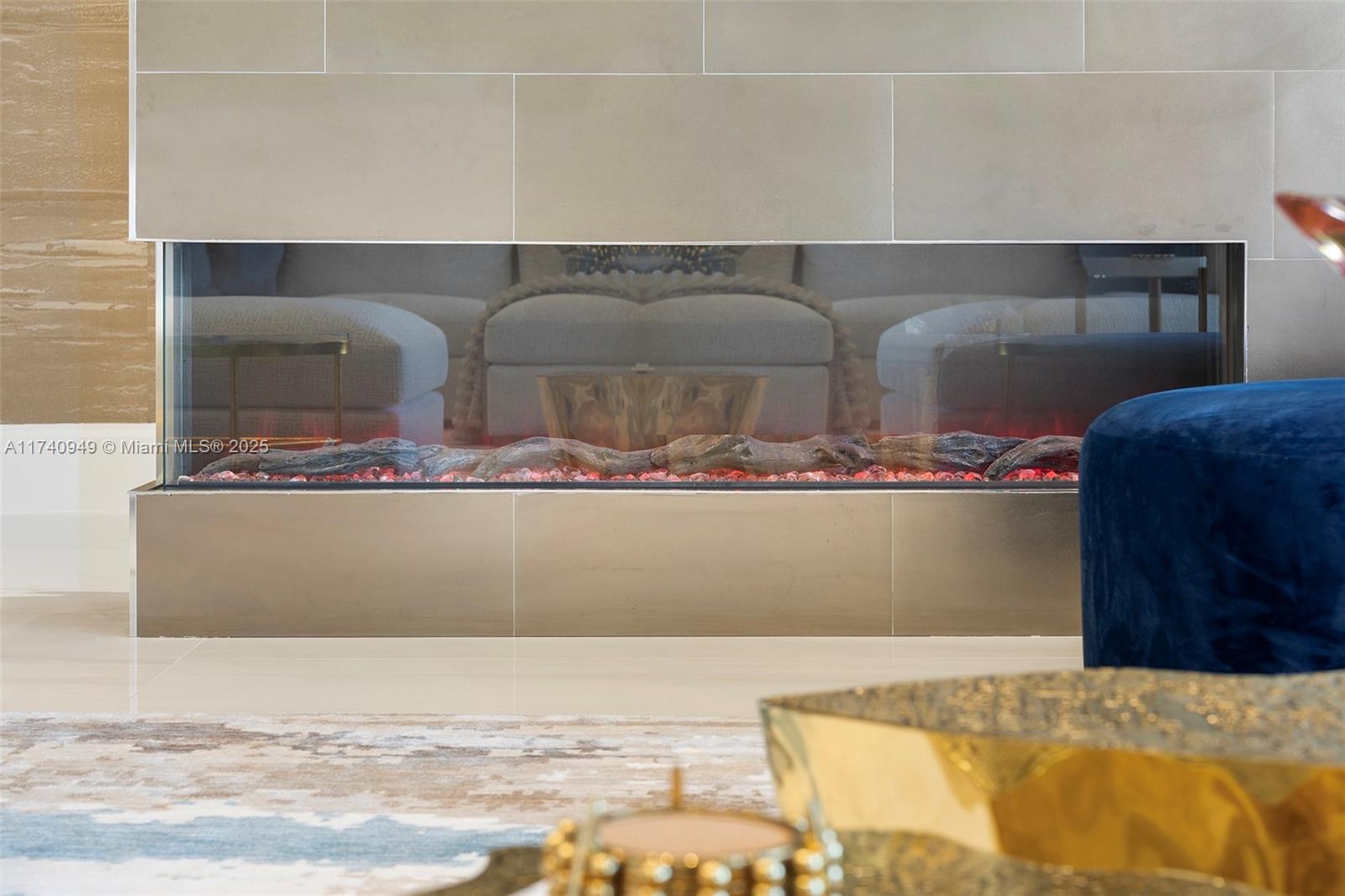 PRIVE CONDO - Residential
