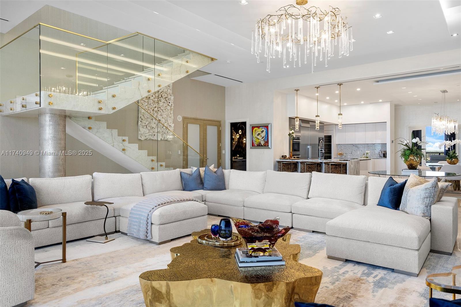 PRIVE CONDO - Residential