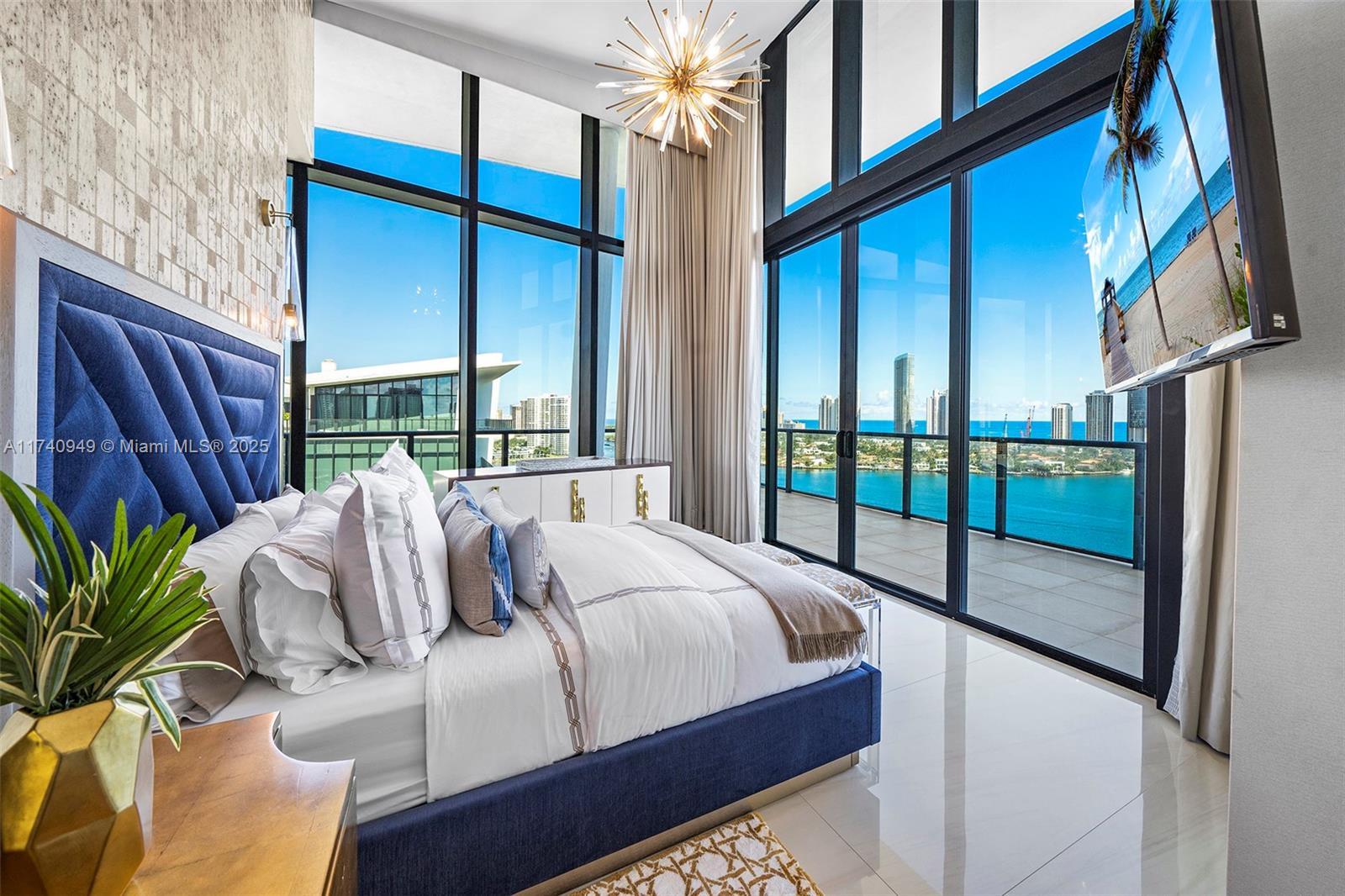 PRIVE CONDO - Residential