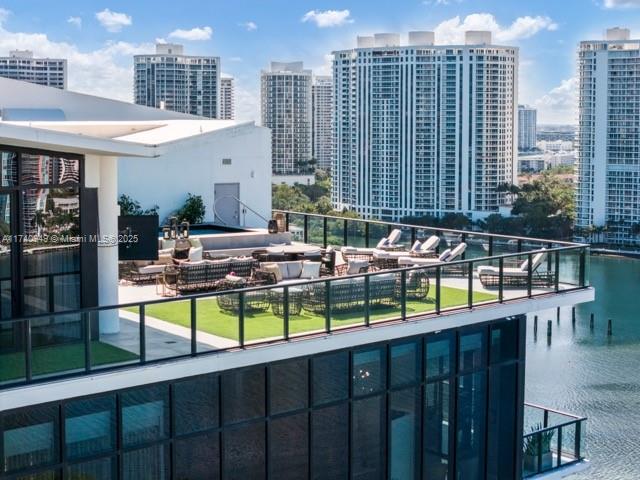 PRIVE CONDO - Residential