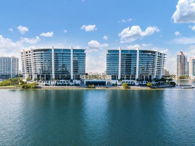 PRIVE CONDO - Residential
