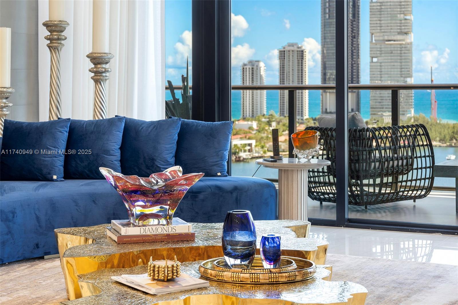 PRIVE CONDO - Residential