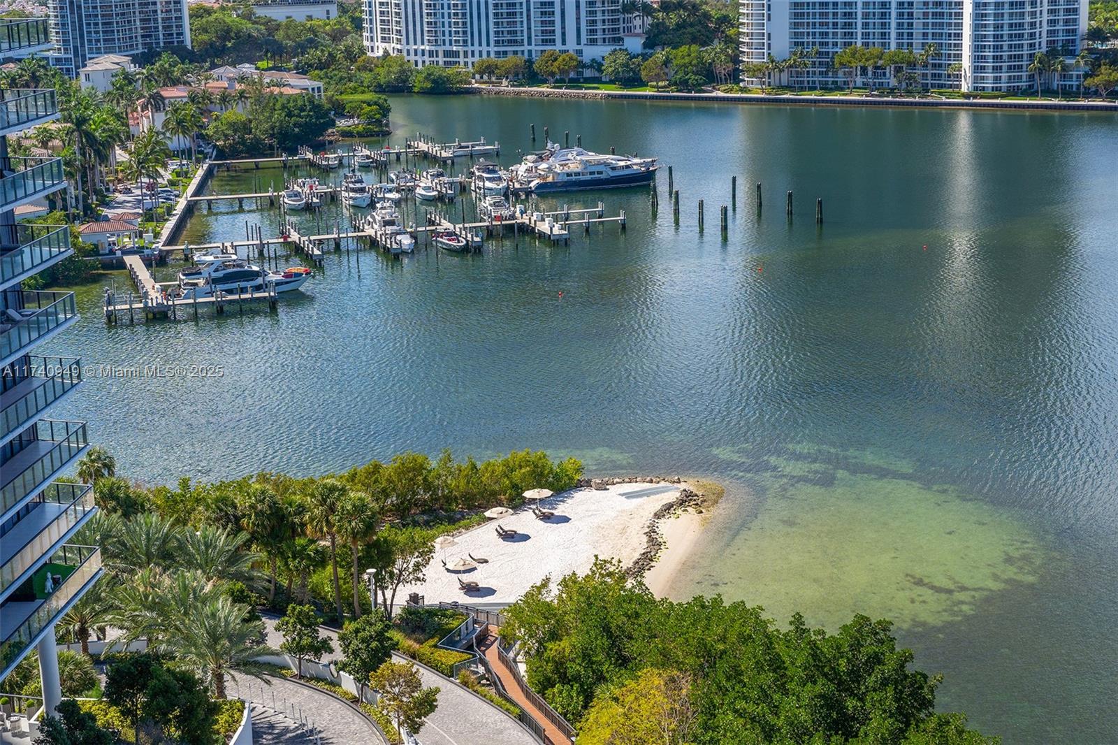 PRIVE CONDO - Residential