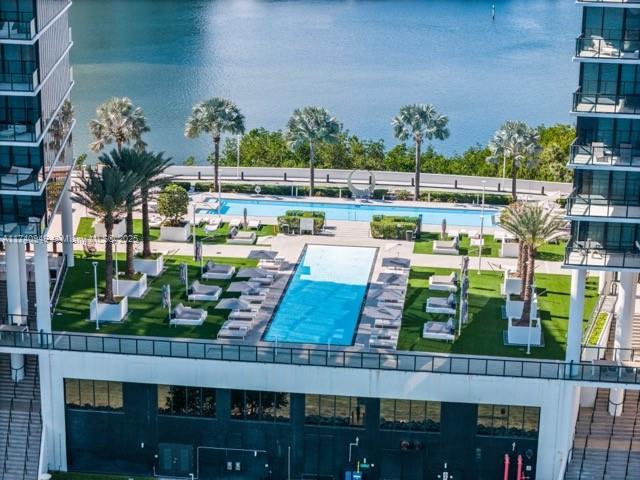 PRIVE CONDO - Residential