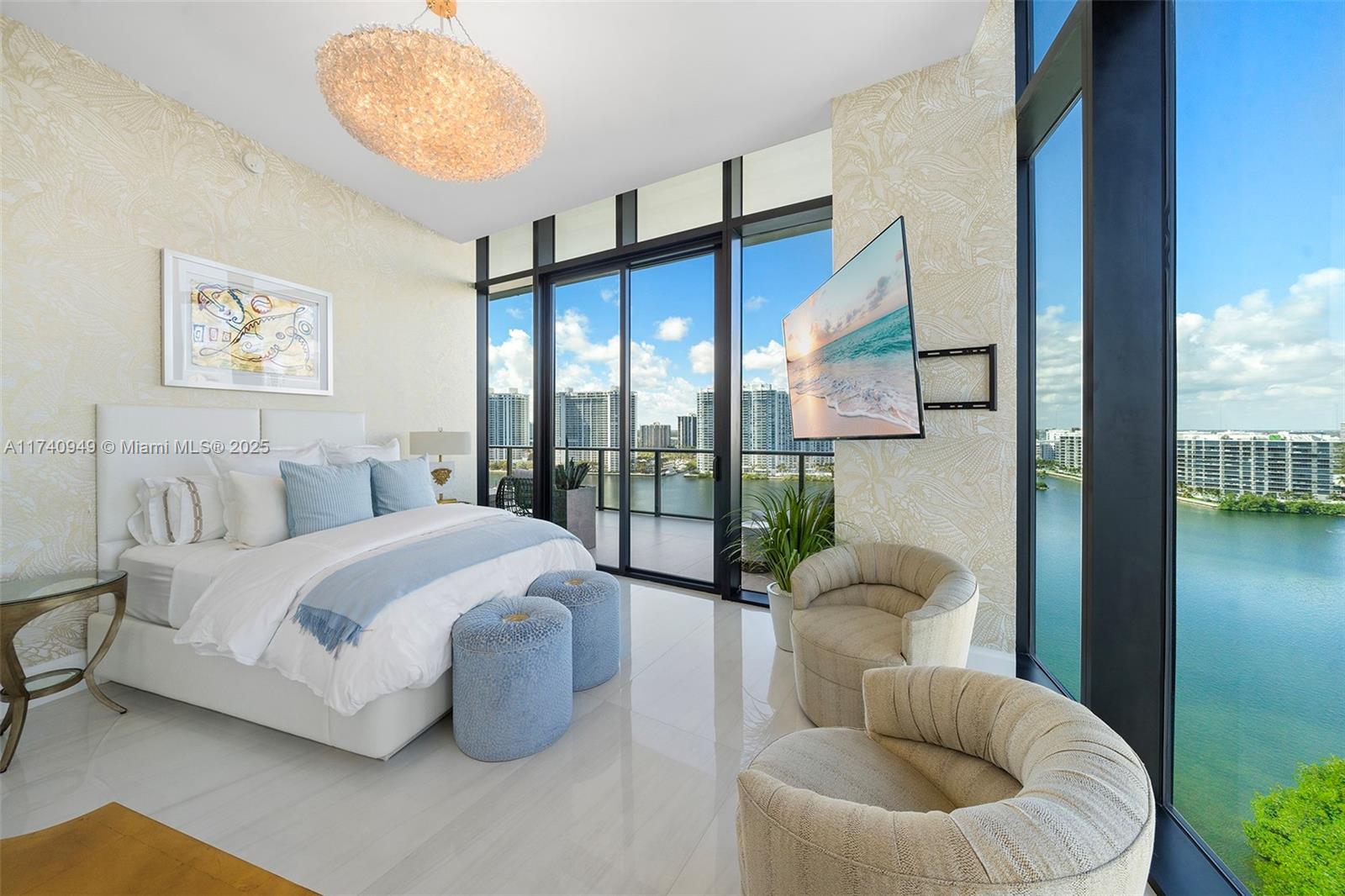 PRIVE CONDO - Residential