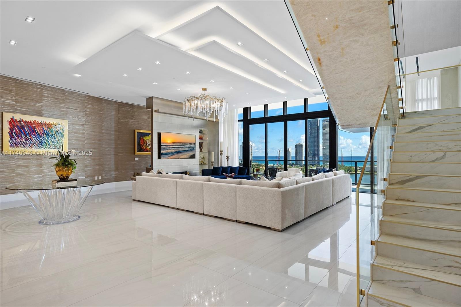PRIVE CONDO - Residential