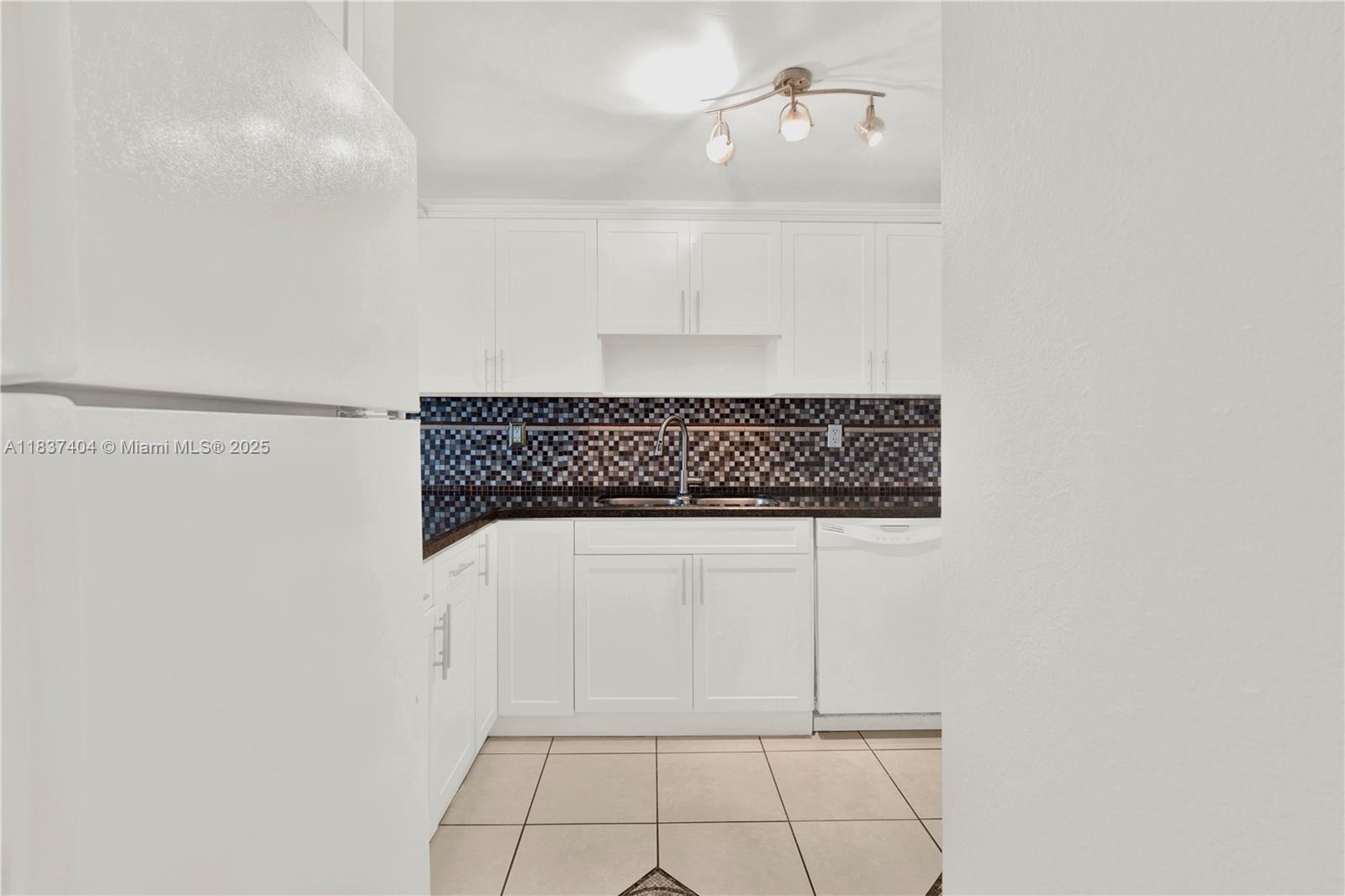 1990 W 56th St 1407