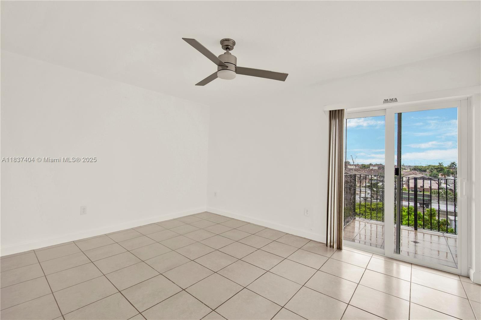 PALM-WEST GARDENS CONDO - Residential