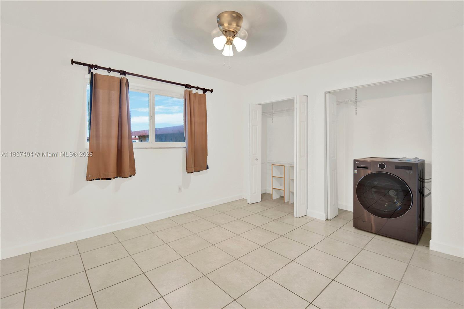 PALM-WEST GARDENS CONDO - Residential