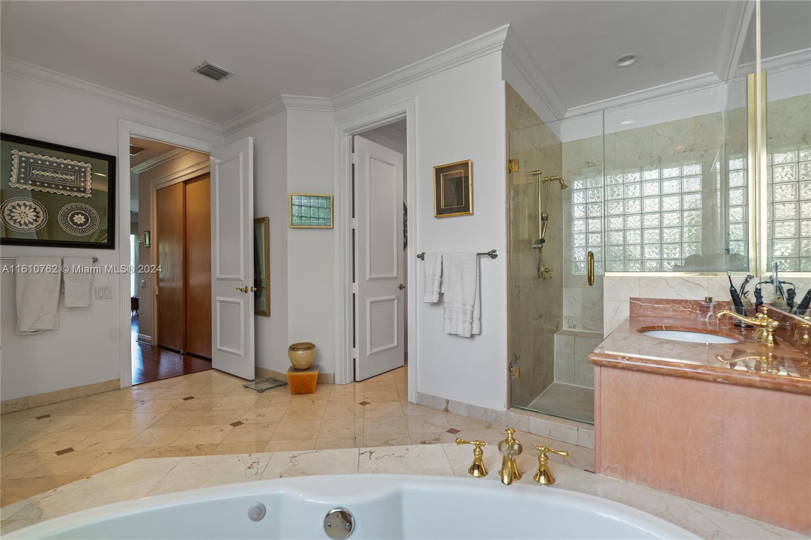 PRESIDENTIAL ESTATES SUB - Residential