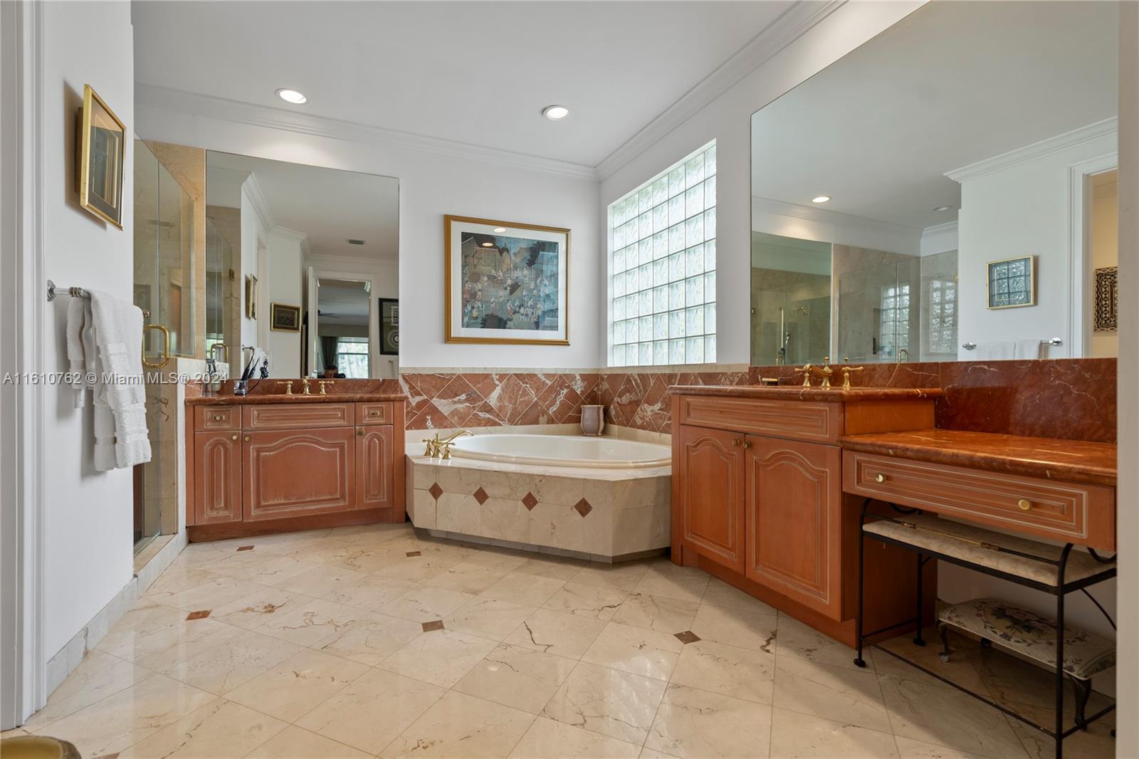 PRESIDENTIAL ESTATES SUB - Residential