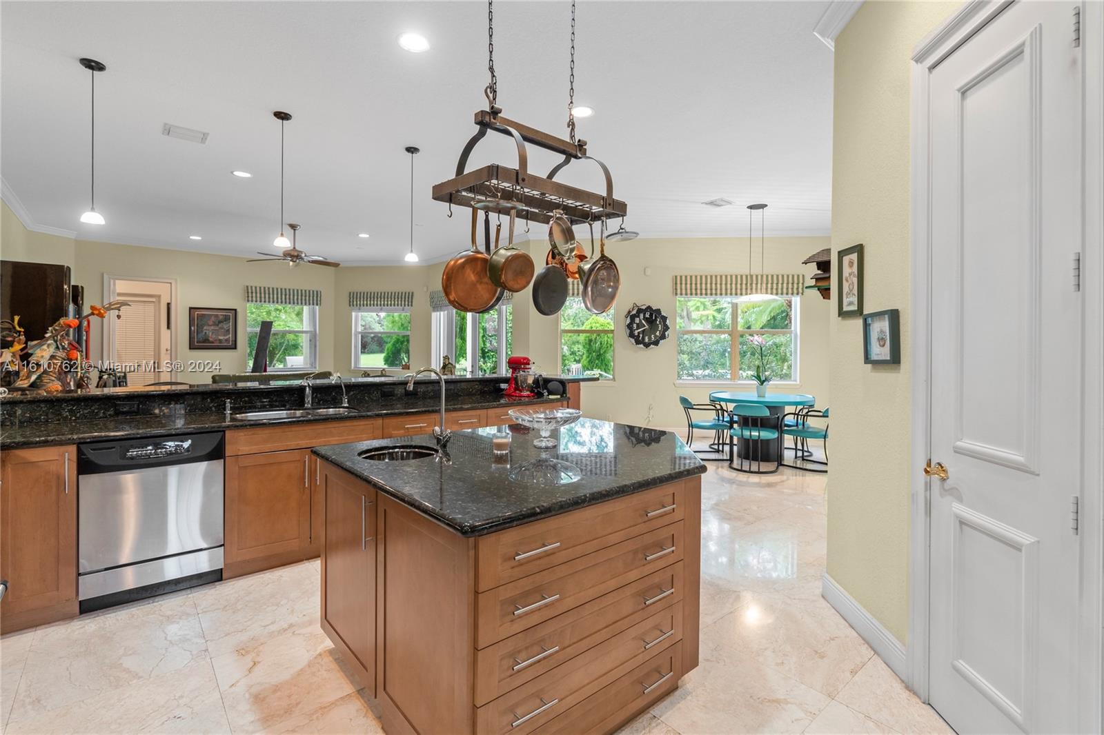 PRESIDENTIAL ESTATES SUB - Residential