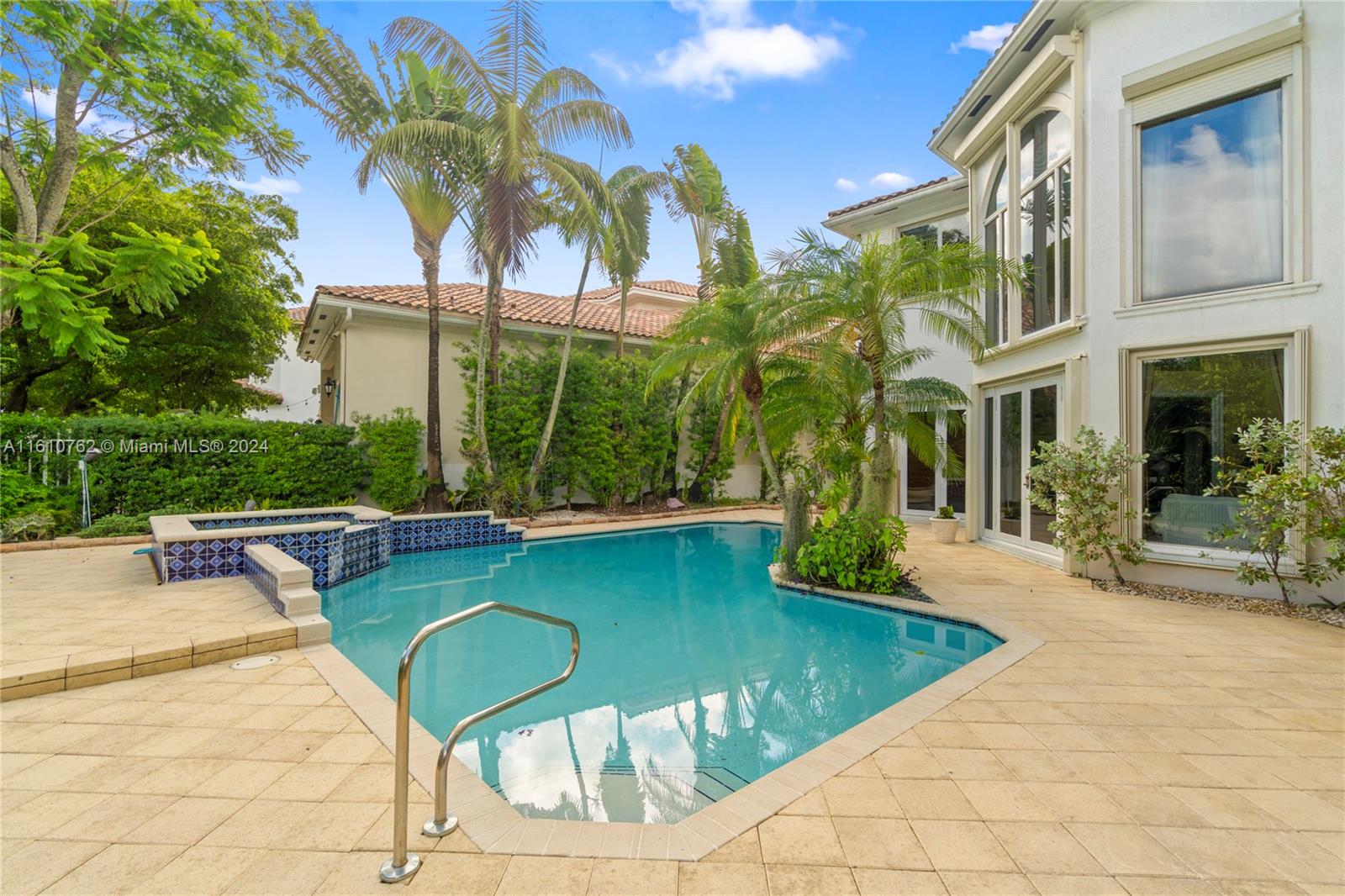 PRESIDENTIAL ESTATES SUB - Residential