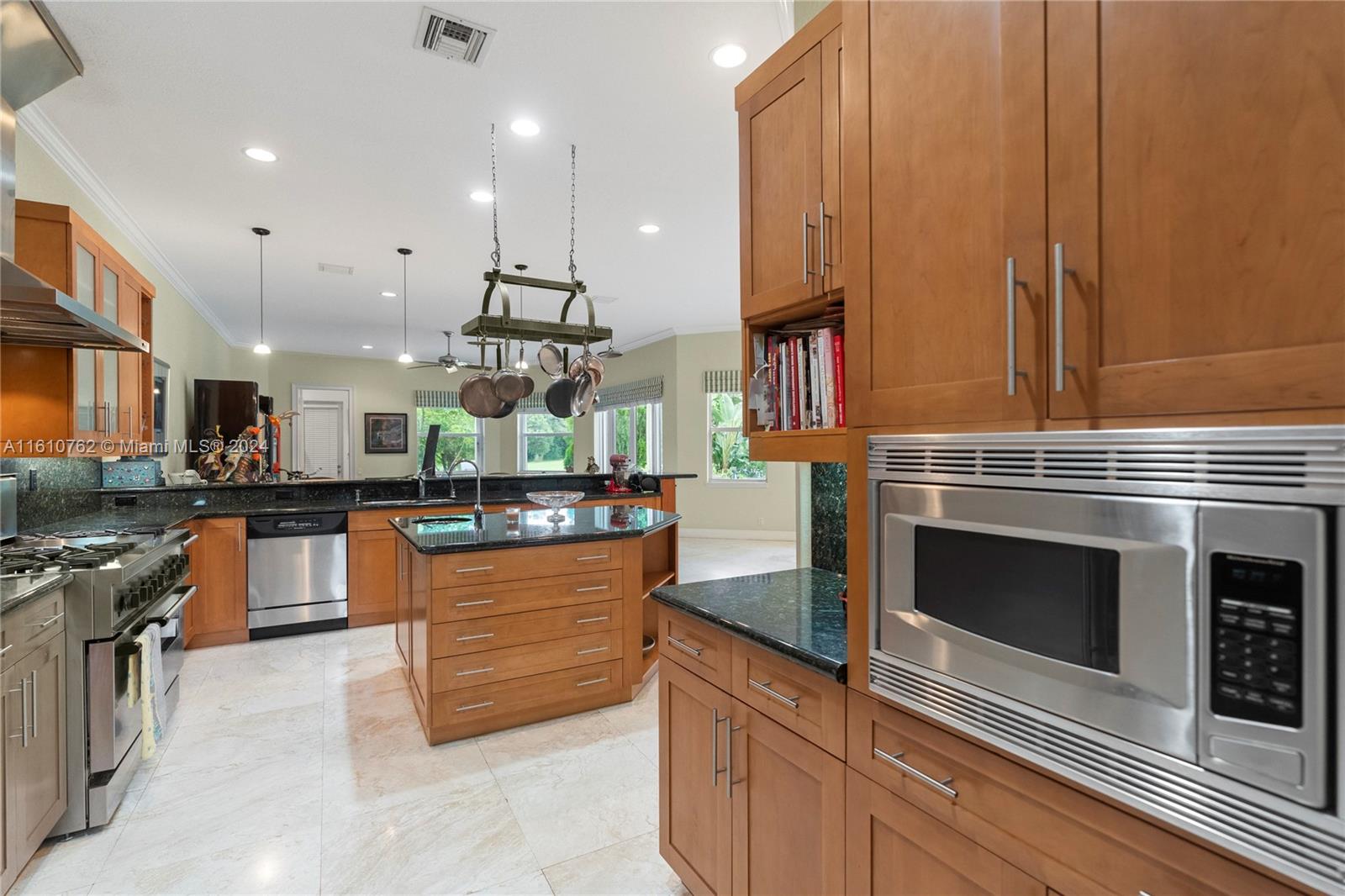 PRESIDENTIAL ESTATES SUB - Residential