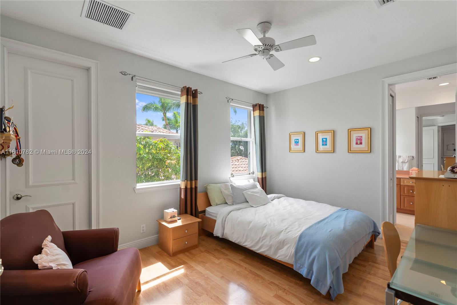 PRESIDENTIAL ESTATES SUB - Residential