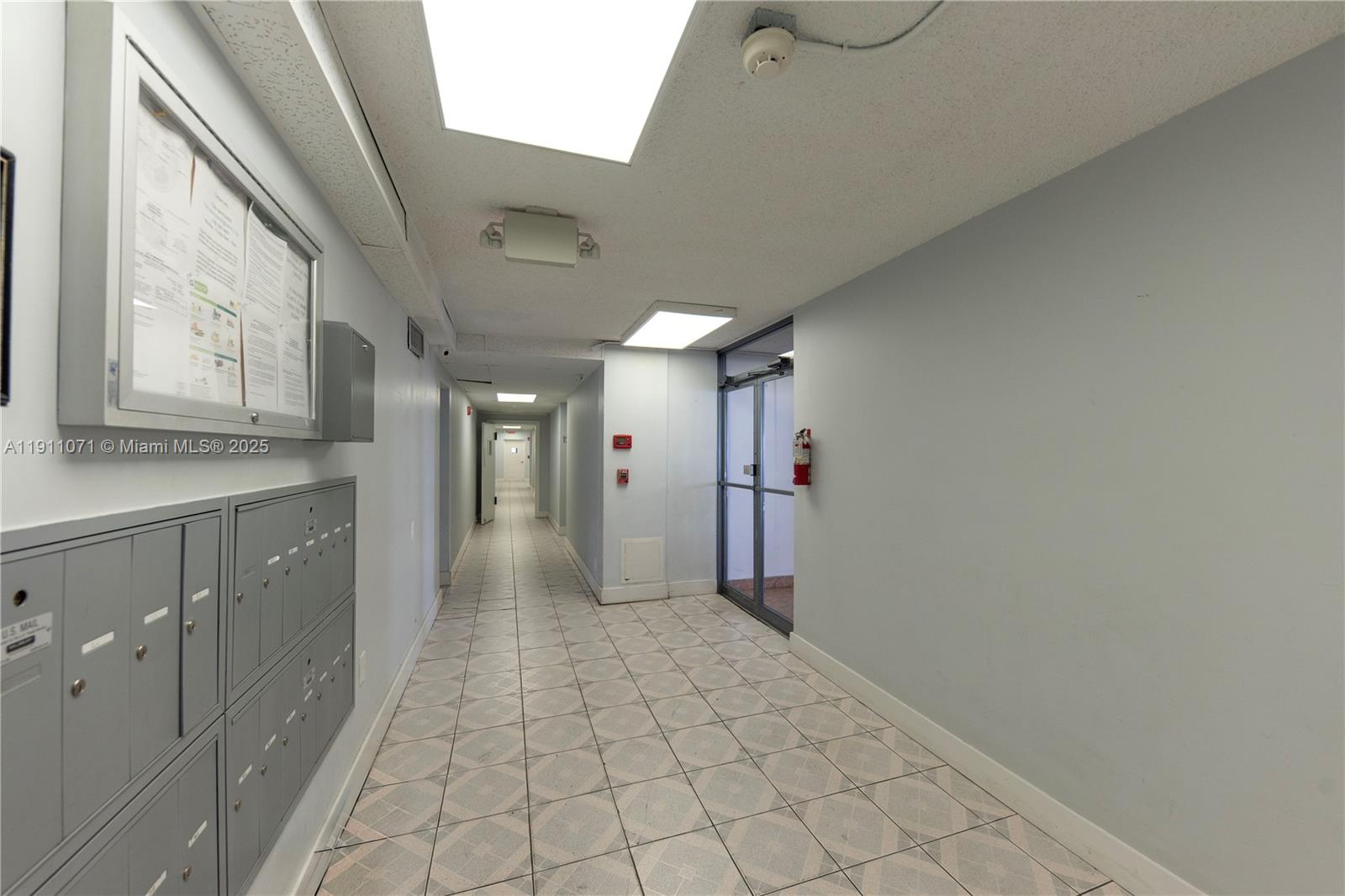 RIVIERA CONDO - Residential