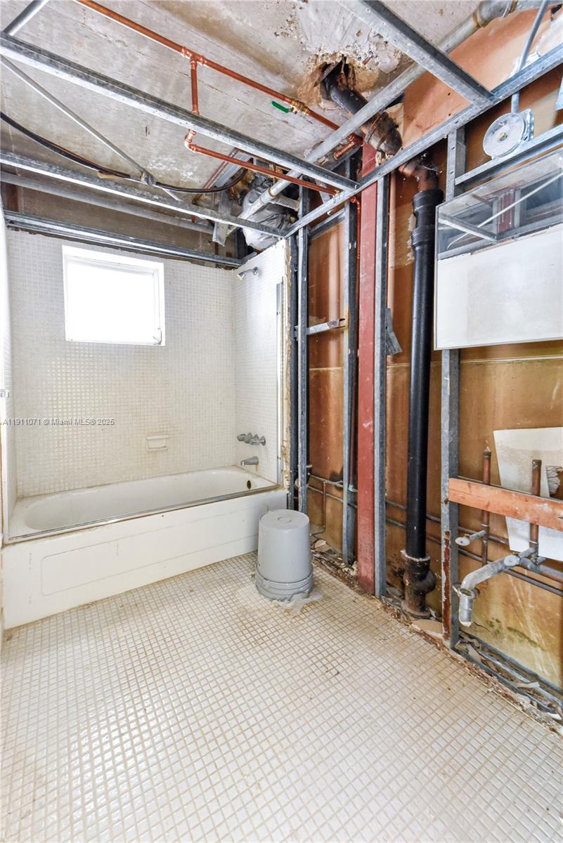 RIVIERA CONDO - Residential