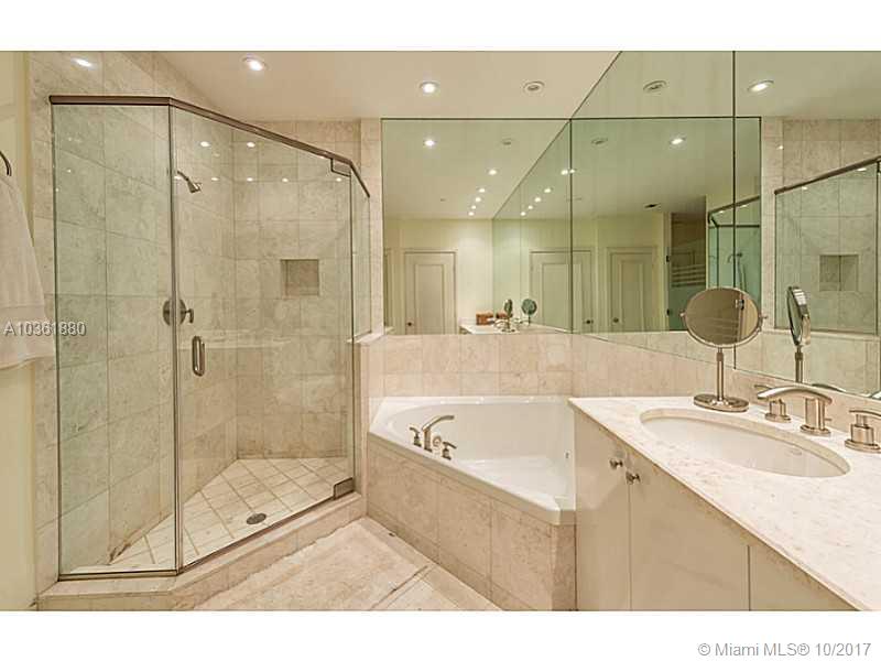 CARBONELL - Residential Lease