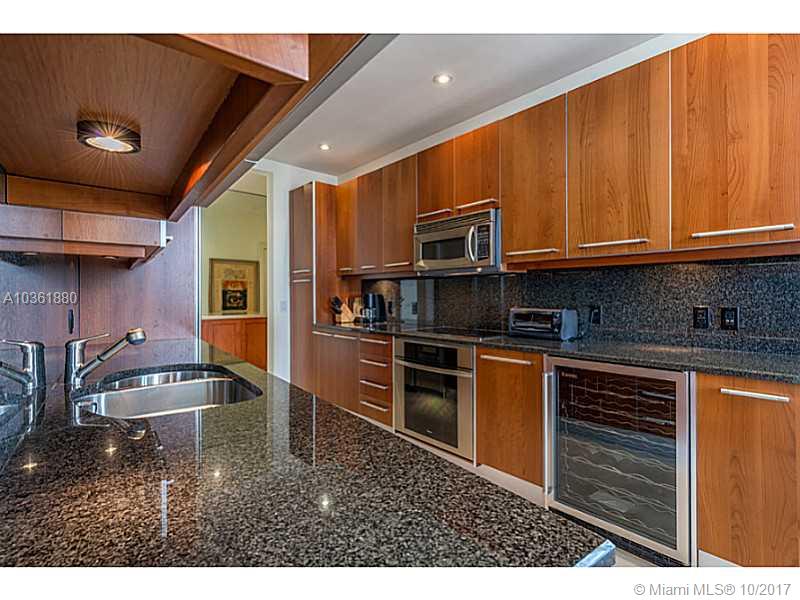 CARBONELL - Residential Lease